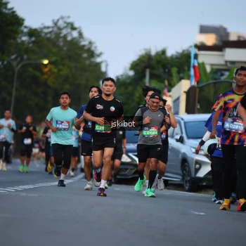 Runner Photo 3717760