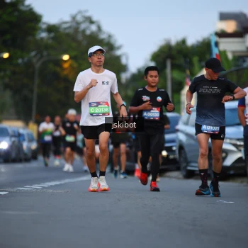 Runner Photo 3717915