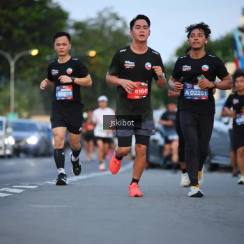 Runner Photo 3717944