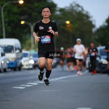 Runner Photo 3717945