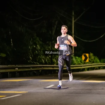 Runner Photo 3718001