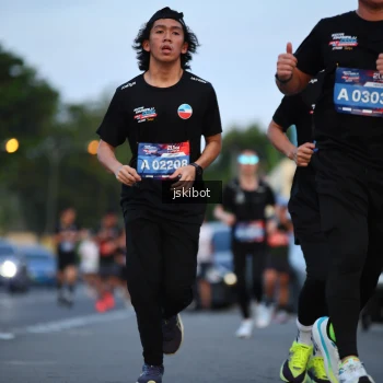 Runner Photo 3718012