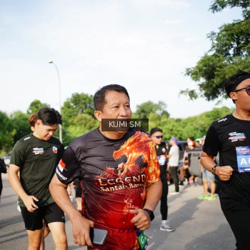 Runner Photo 3718075