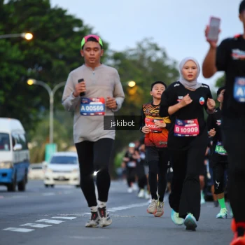 Runner Photo 3718123
