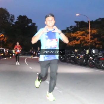 Runner Photo 3718210