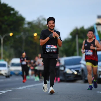 Runner Photo 3718215