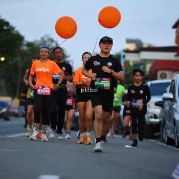 Runner Photo 3718332