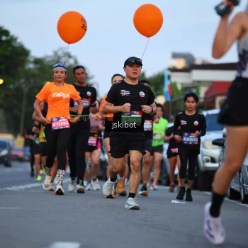 Runner Photo 3718335