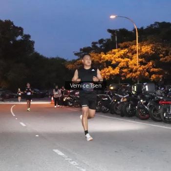 Runner Photo 3718375