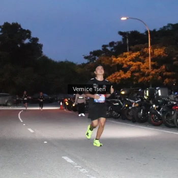 Runner Photo 3718418