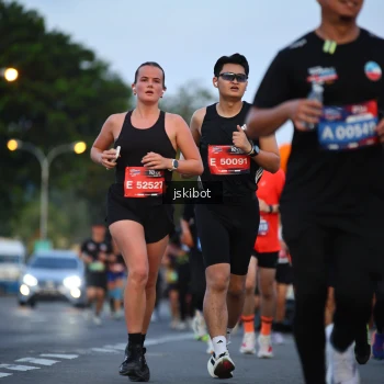 Runner Photo 3718421