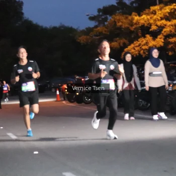 Runner Photo 3718605