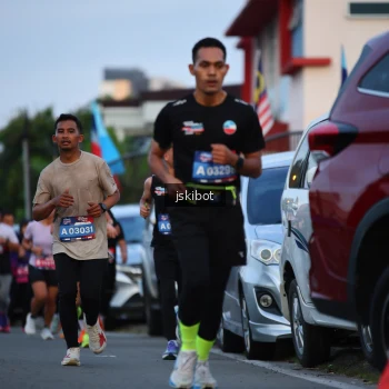 Runner Photo 3718717