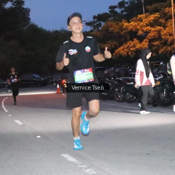 Runner Photo 3718763
