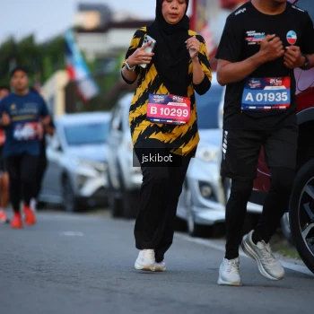 Runner Photo 3718899
