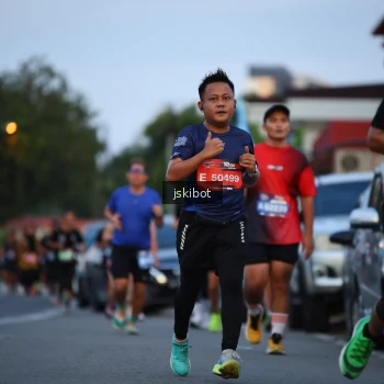 Runner Photo 3719075