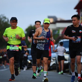 Runner Photo 3719100
