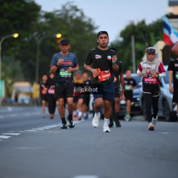 Runner Photo 3719335