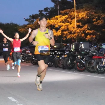 Runner Photo 3719342
