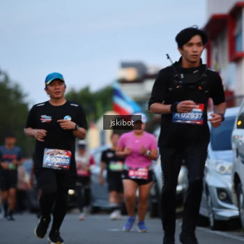 Runner Photo 3719370