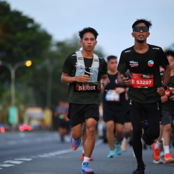 Runner Photo 3719477
