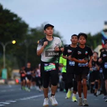 Runner Photo 3719675