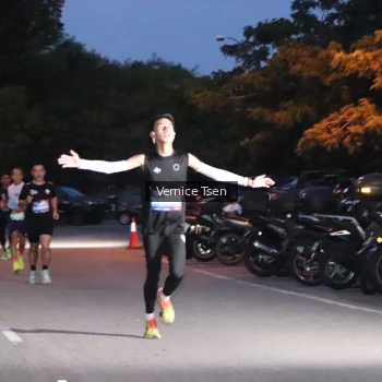 Runner Photo 3719757