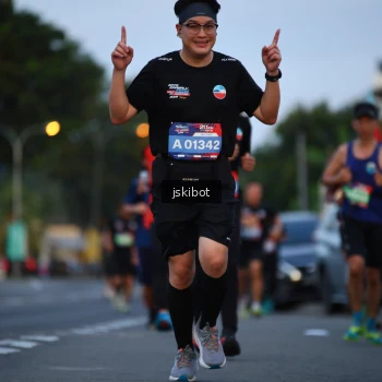 Runner Photo 3719815