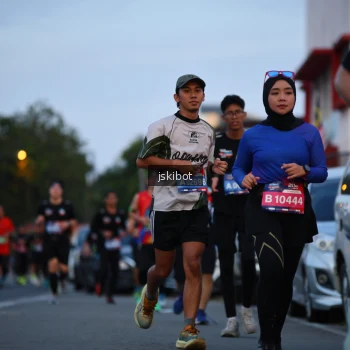 Runner Photo 3719874
