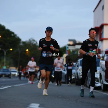 Runner Photo 3720004