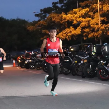 Runner Photo 3720605