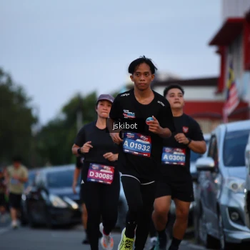 Runner Photo 3720697