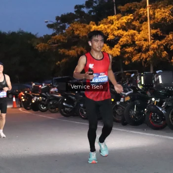 Runner Photo 3720722