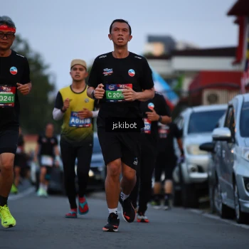 Runner Photo 3720998