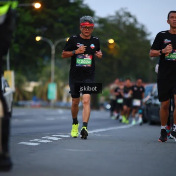 Runner Photo 3721022