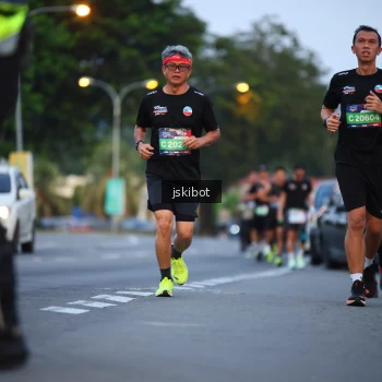 Runner Photo 3721025