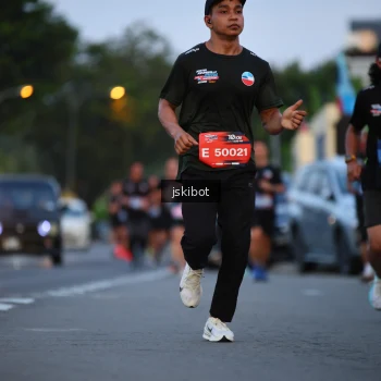 Runner Photo 3721195