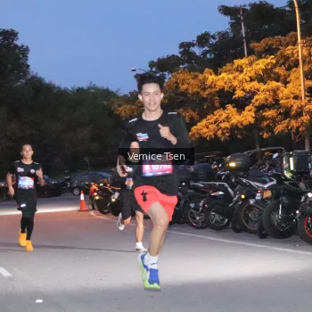 Runner Photo 3721286