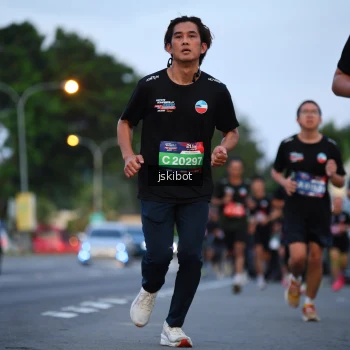 Runner Photo 3721499