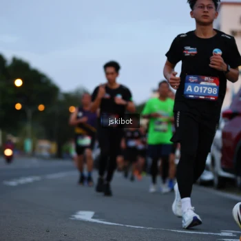 Runner Photo 3721834