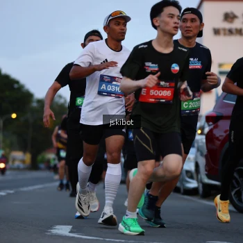Runner Photo 3721853