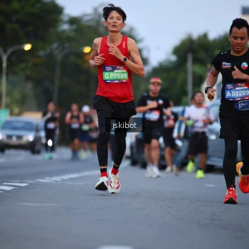 Runner Photo 3722365