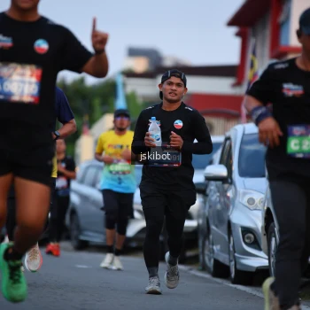 Runner Photo 3722436