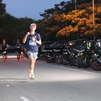 Runner Photo 3722704