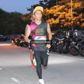 Runner Photo 3722990