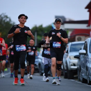 Runner Photo 3723570