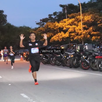Runner Photo 3723747