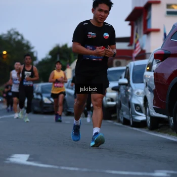 Runner Photo 3724010