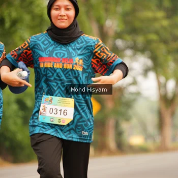 Runner Photo 3724149