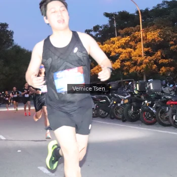 Runner Photo 3724683